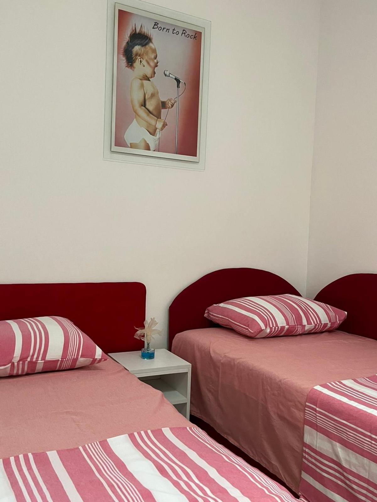 Maksim Apartments Skopje Buitenkant foto