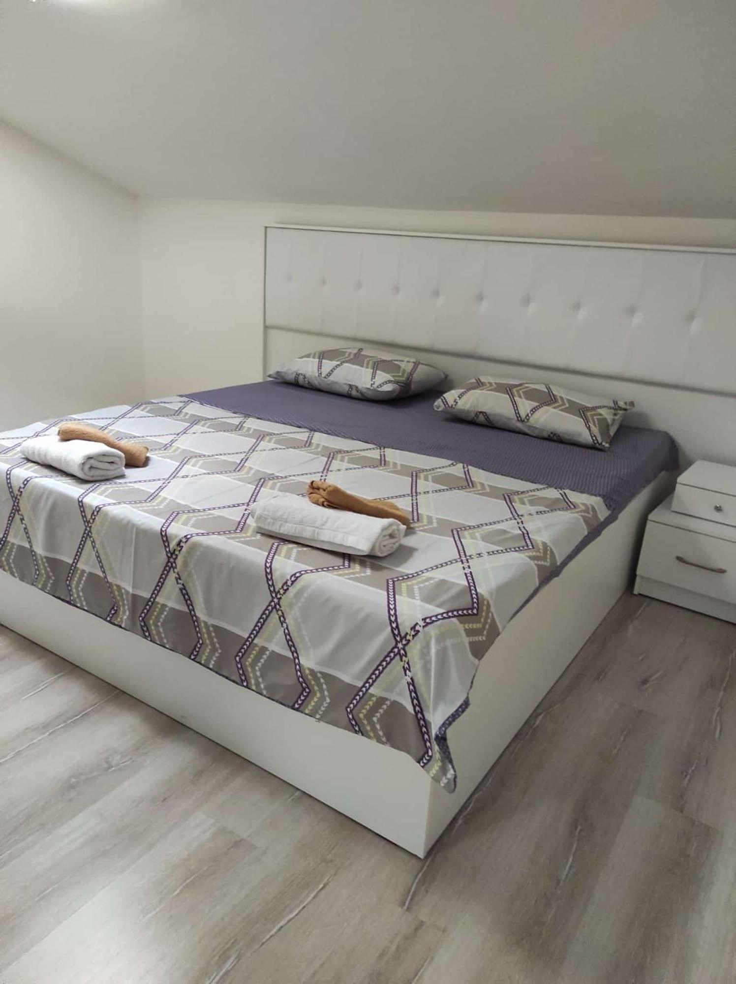 Maksim Apartments Skopje Buitenkant foto