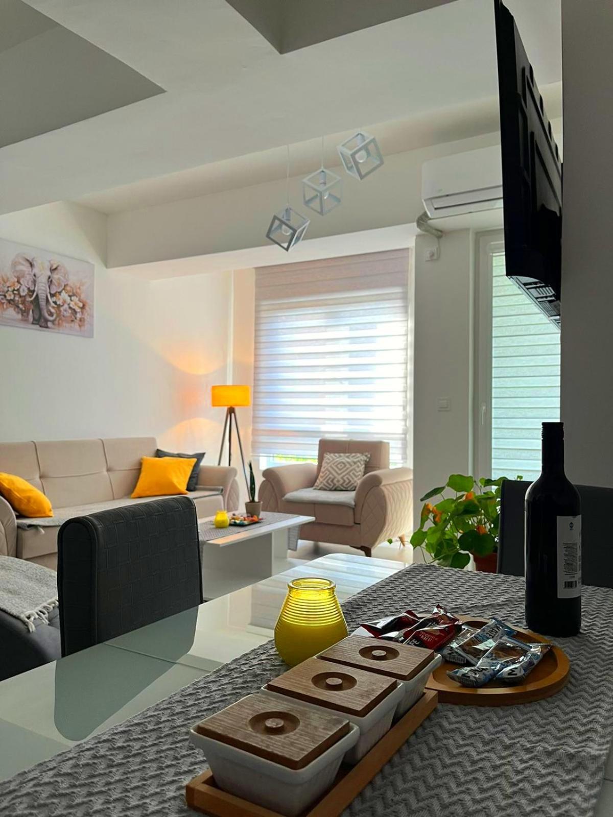 Maksim Apartments Skopje Buitenkant foto